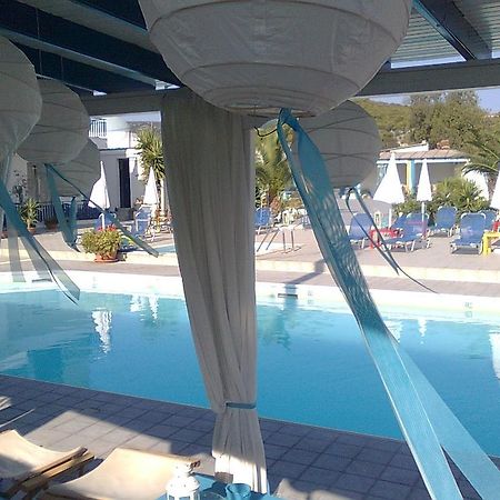 Helios Hotel Agia Marina  ภายนอก รูปภาพ