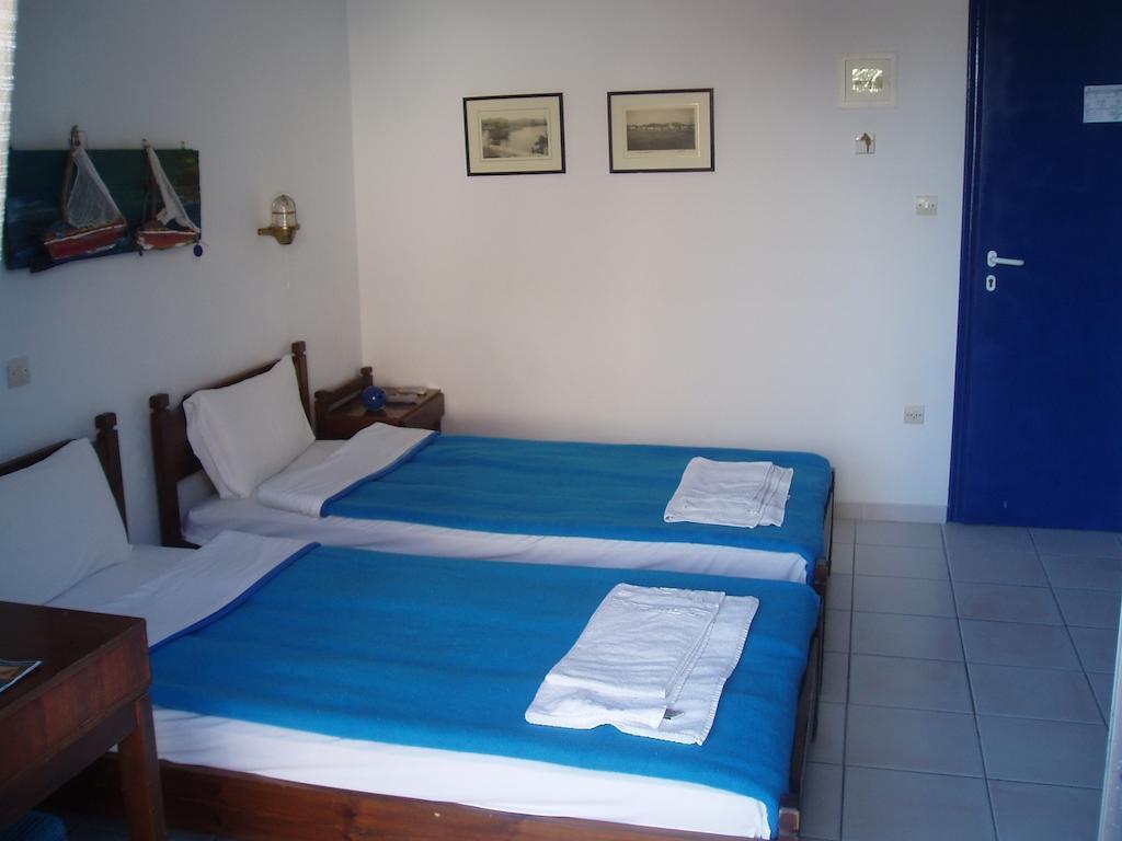 Helios Hotel Agia Marina  ห้อง รูปภาพ