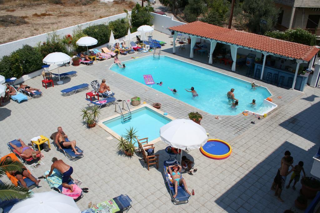 Helios Hotel Agia Marina  ภายนอก รูปภาพ